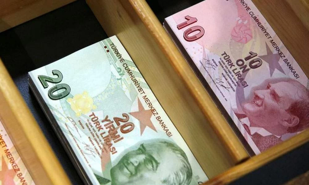 Κραχ στην Τουρκία: Φήμες για ανασχηματισμό της κυβέρνησης